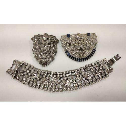 VINTAGE RHINESTONE BRACELET AND TWO DRESS CLIPS