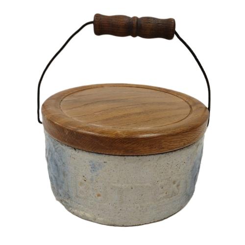 ANTIQUE BUTTER CROCK WITH WOOD LID AND BAIL
