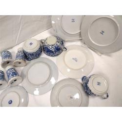 ASSORTED JAPANESE BLUE & WHITE PORCELAIN DISHES