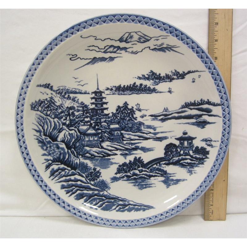 JAPANESE BLUE & WHITE PORCELAIN CHARGER