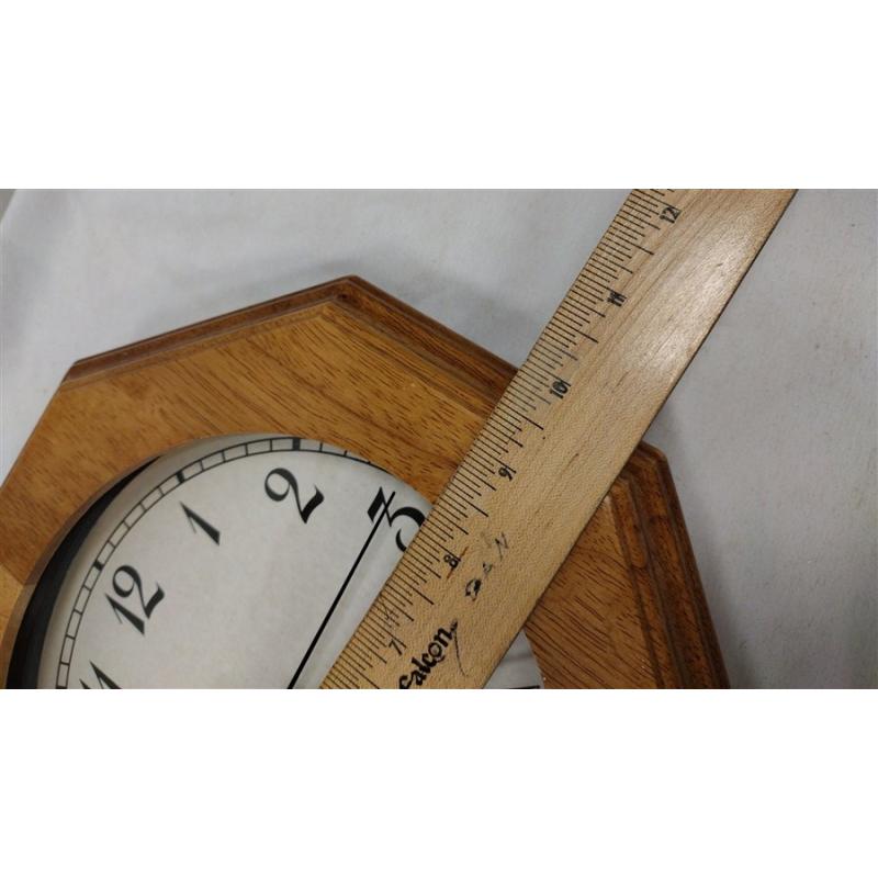WOOD FRAMED QUARTZ WALL CLOCK