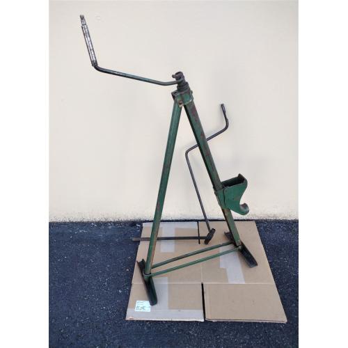 WEAVER FOLDING BUMPER JACK