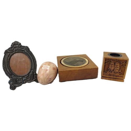 KENYA EGG, FRAME, COASTERS, PEN HOLDER