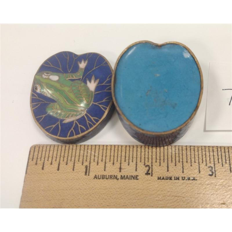 VINTAGE CHINESE CLOISONNE FROG BOX
