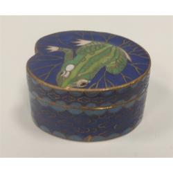 VINTAGE CHINESE CLOISONNE FROG BOX