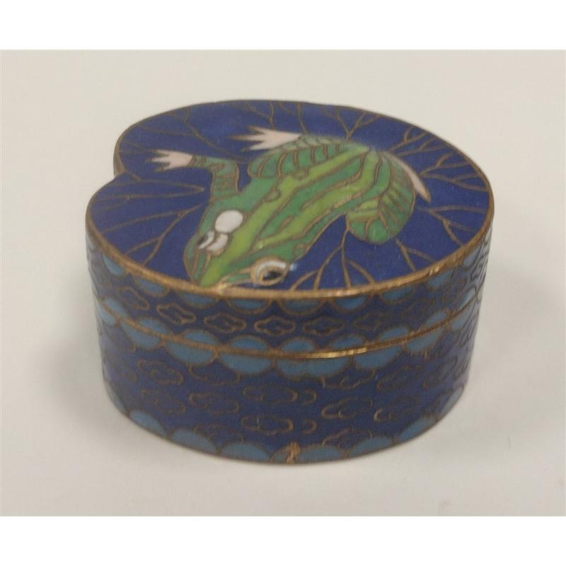 VINTAGE CHINESE CLOISONNE FROG BOX