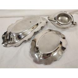 SILVER PLATED SAUCE BOAT AND TWO TRAYS
