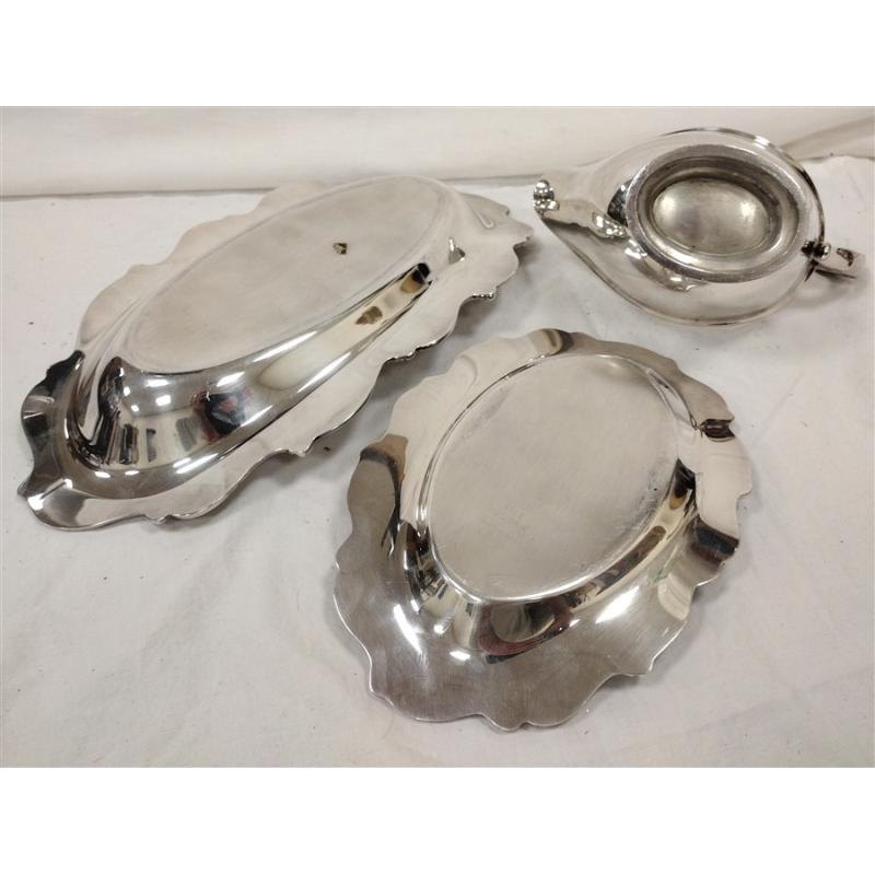 SILVER PLATED SAUCE BOAT AND TWO TRAYS