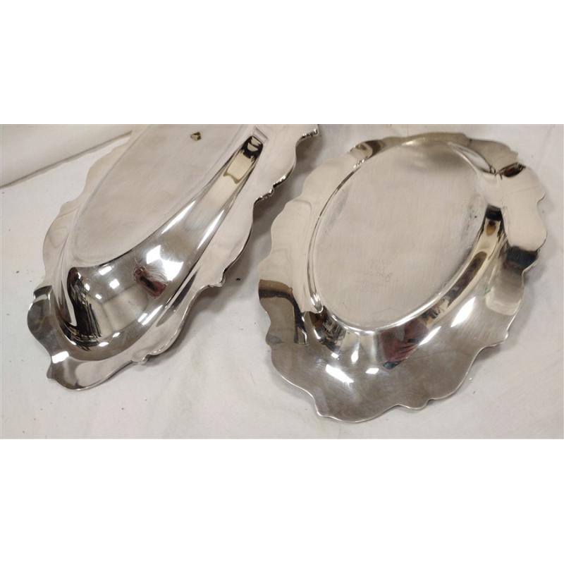 SILVER PLATED SAUCE BOAT AND TWO TRAYS