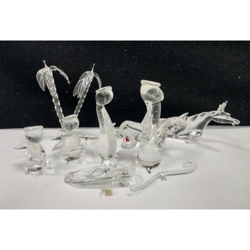 MINIATURE BLOWN GLASS MANGER SCENE