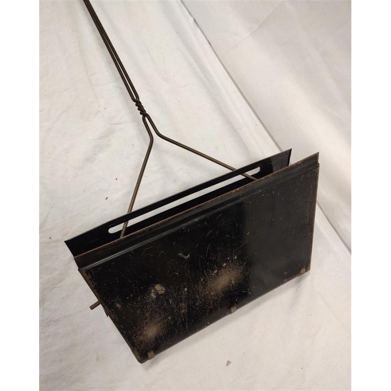 ANTIQUE ADVERTISING DUST PAN