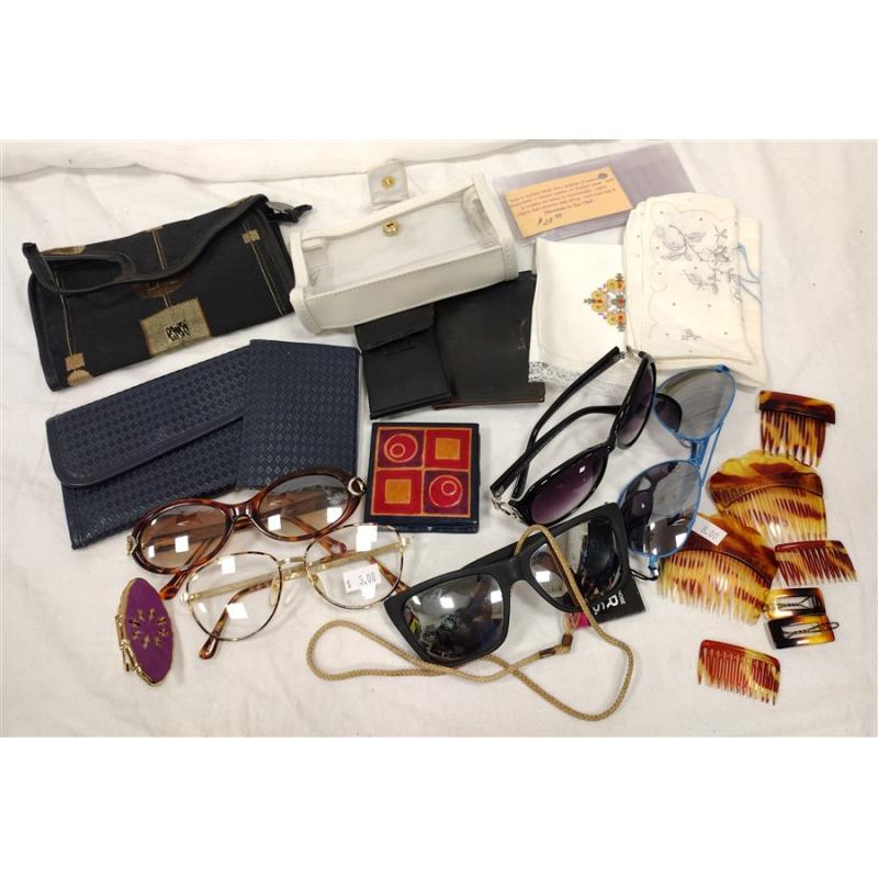 WALLETS AND EYE GLASSES
