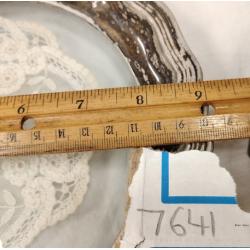 DOILIE IN ANTIQUE SILVER PLATED GLASS TRAY