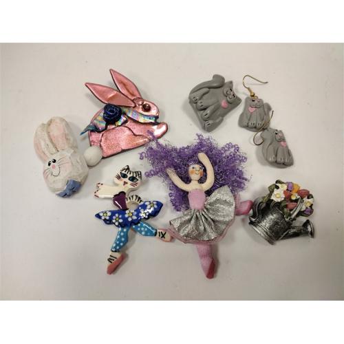 FIVE SPRING JEWELRY PINS