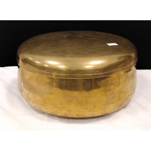 VINTAGE BRASS COVERED BOWL LID ETCHED WITH CRANES AND CLOUDS