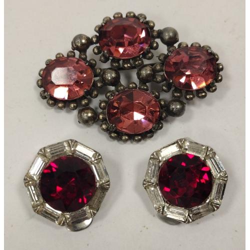 SIGNED VINTAGE COSTUME EARRINGS AND BROOCH