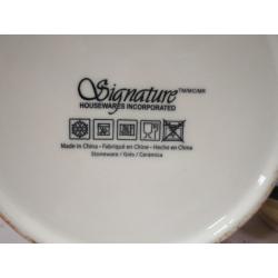 THREE GRADUATED SIGNATURE PORCELAIN CANNISTERS