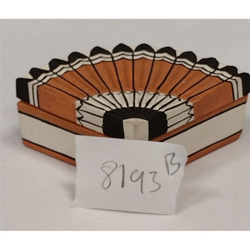 R. ISLETA SIGNED NATIVE AMERICAN TRINKET BOX