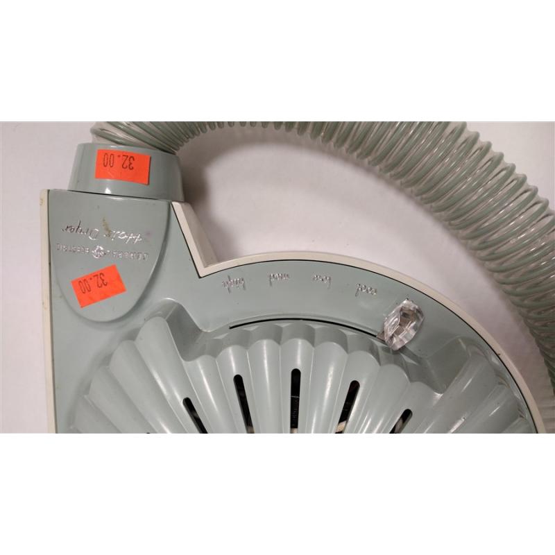 GE ELECTRIC PORTABLE HAIR DRYER.  WORKS