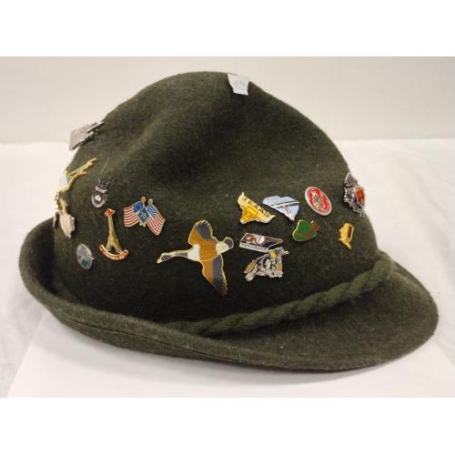VINTAGE GREEN BAYYERN FELT GERMAN HAT WITH 34 PINS