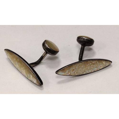 PAIR OF ART DECO OR EARLIER CUFFLINKS WITH INLAID MOTHER OF PEARL