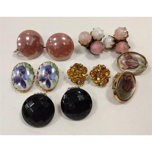 SIX PAIRS OF VINTAGE CLIP ON EARRINGS