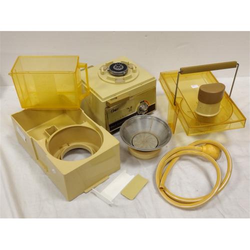1970'S OSTER AUTOMATIC PULP EXTRACTOR JUICER