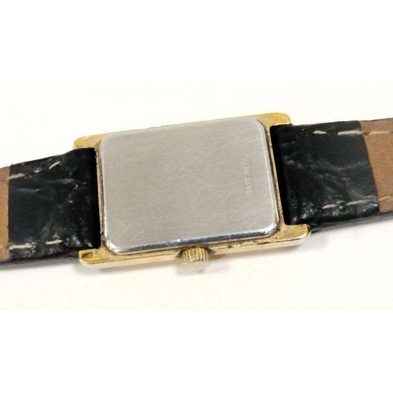 WITTNAUER WRIST WATCH AS IS BROKEN CRYSTAL