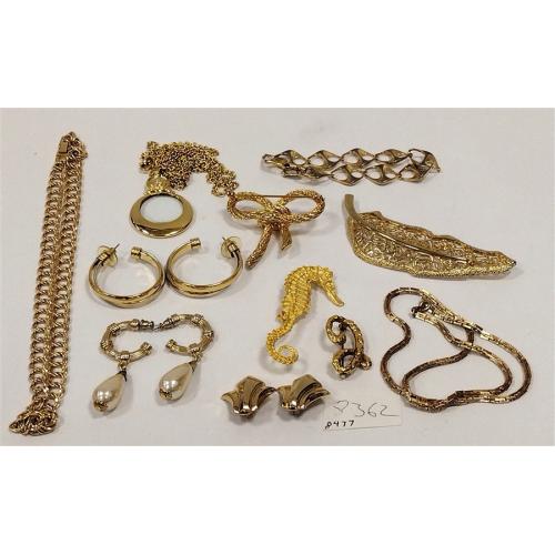 GOLD TONE COSTUME JEWELRY