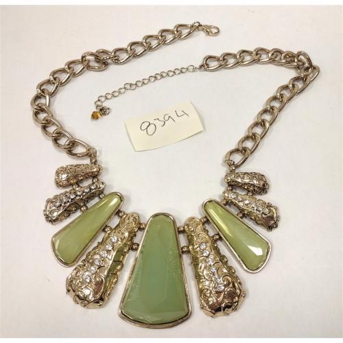 COSTUME 'BIB' CHOKER