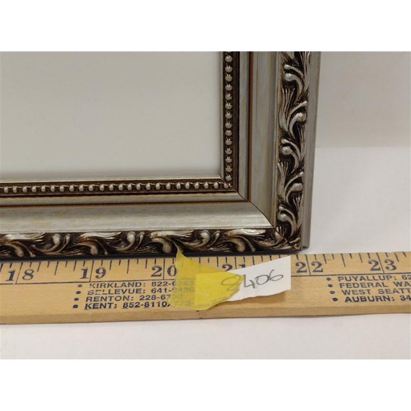 PAIR OF FRAMED SEWING MOTIF PHOTO LITHO PRINTS