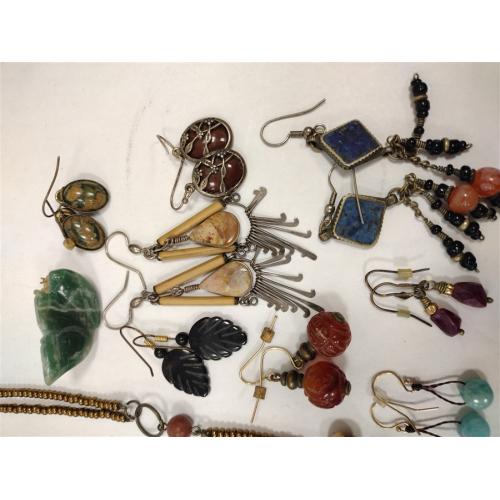 COLLECTION OF STONE JEWELRY AND A MINI STONE JAR