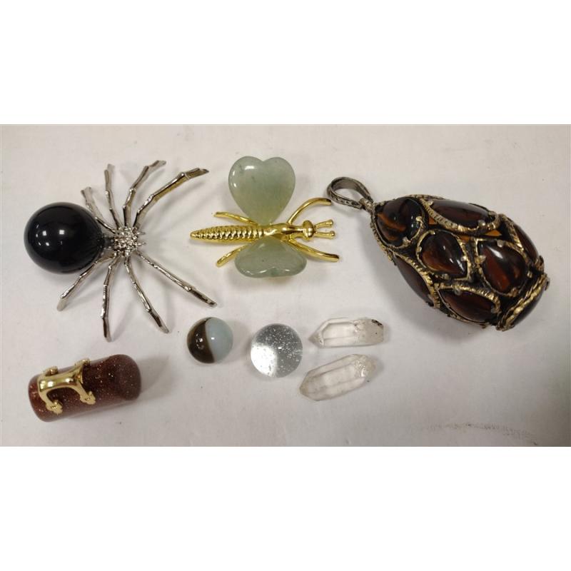 TRINKETS AND COLLECTIBLES