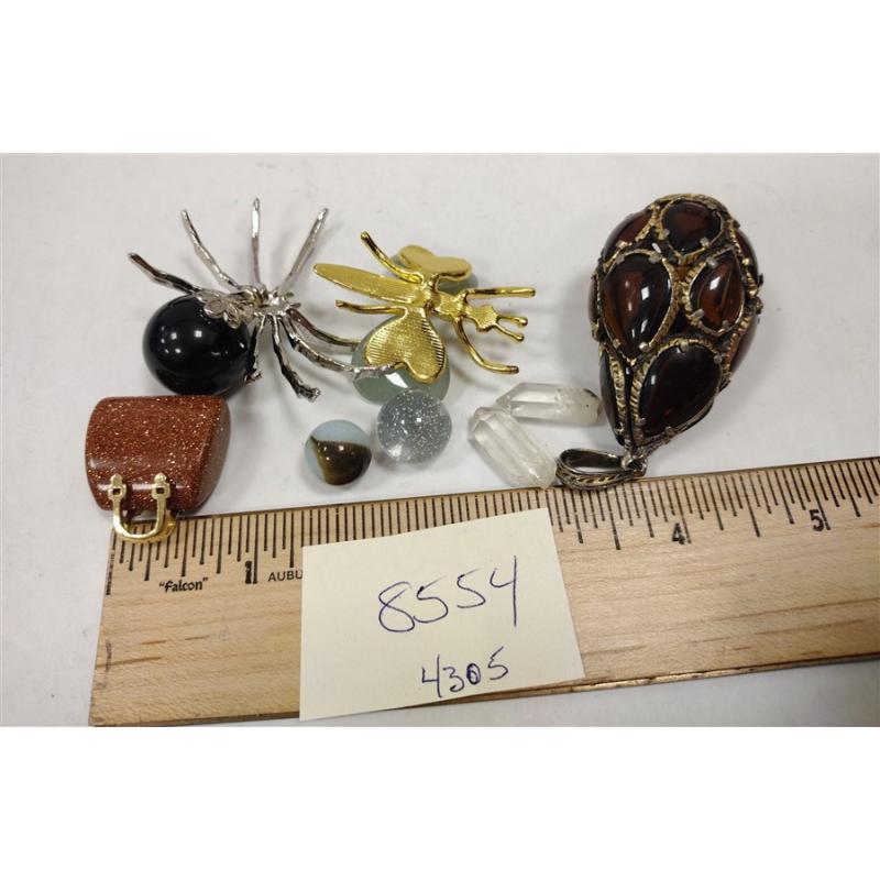 TRINKETS AND COLLECTIBLES