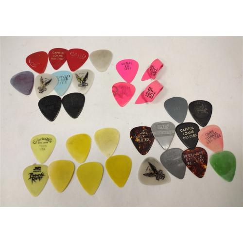 COLLECTION OF VINTAGE GUITAR PICKS