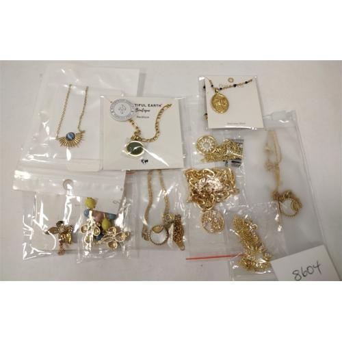 9 CONTEMPORARY NECKLACES WITH PENDANTS, 5 BALLOON CHARMS