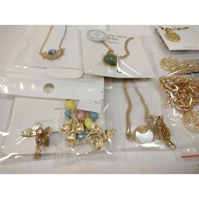 9 CONTEMPORARY NECKLACES WITH PENDANTS, 5 BALLOON CHARMS