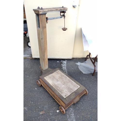ANTIQUE FAIRBANKS SCALE