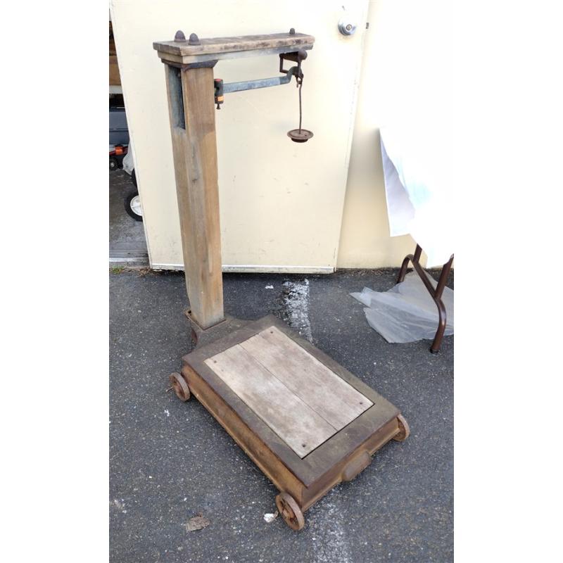 ANTIQUE FAIRBANKS SCALE