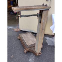 ANTIQUE FAIRBANKS SCALE