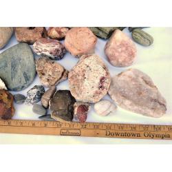 COLLECTION OF ROCK SPECIMENS, SOME POLISHED