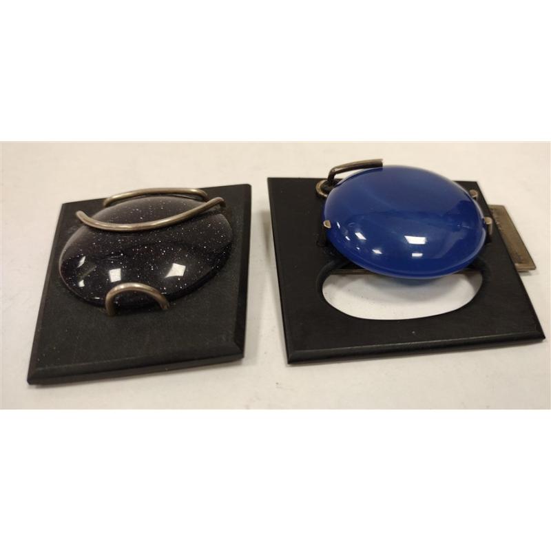 TWO MODERN BROOCHES, ONE SIGNED BRASSFIELD