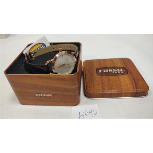 FOSSIL WATCH IN BOX