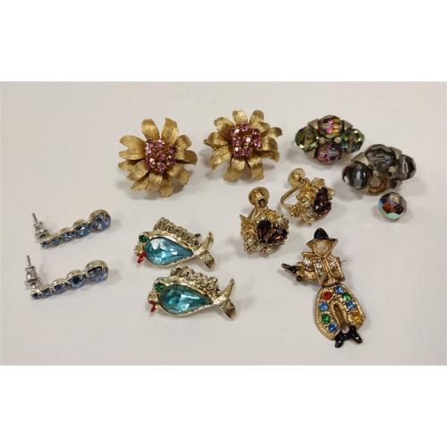 VINTAGE COSTUME JEWELRY 3 PINS, FOUR PAIR OF EARRINGS