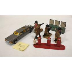 VINTAGE LEAD AND PLASTIC TOYS