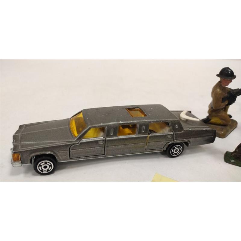VINTAGE LEAD AND PLASTIC TOYS