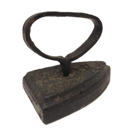 ANTIQUE CAST IRON SADIRON WITH APPLIED ART