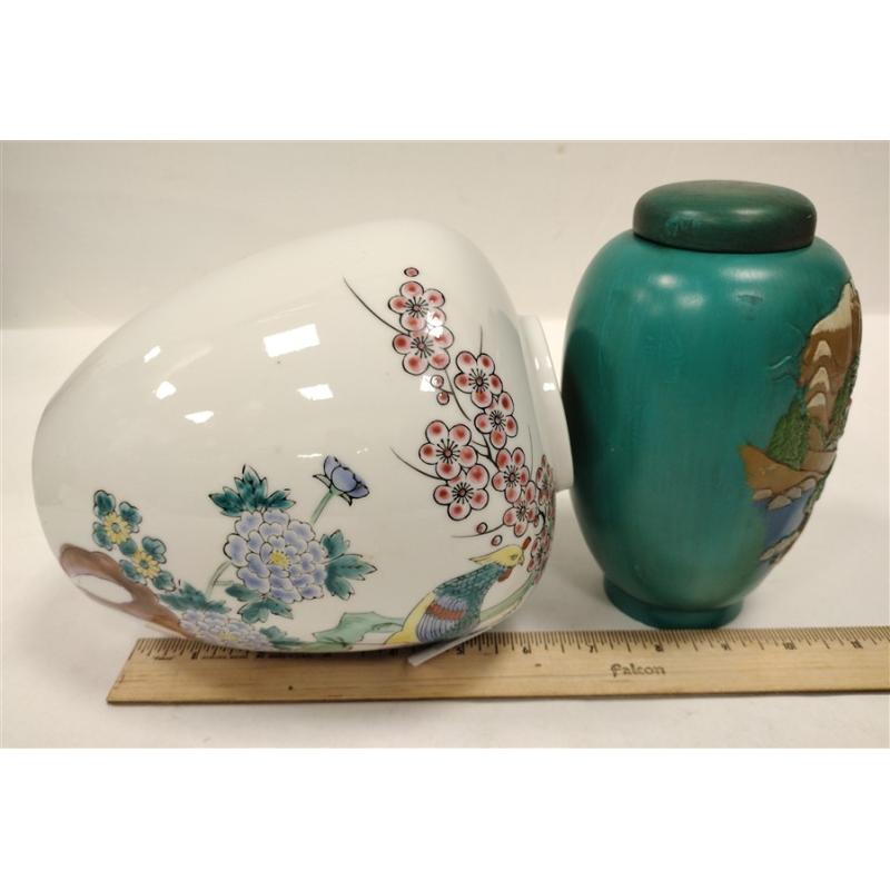 CERAMIC JAPANESE GINGER JAR AND TOYO JAPAN PORCELAIN VASE