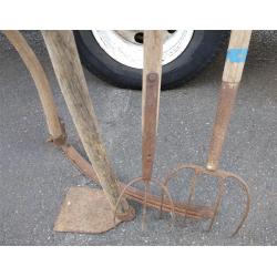 ANTIQUE YARD TOOLS INCLUDING SCYTHE