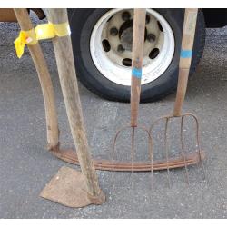 ANTIQUE YARD TOOLS INCLUDING SCYTHE